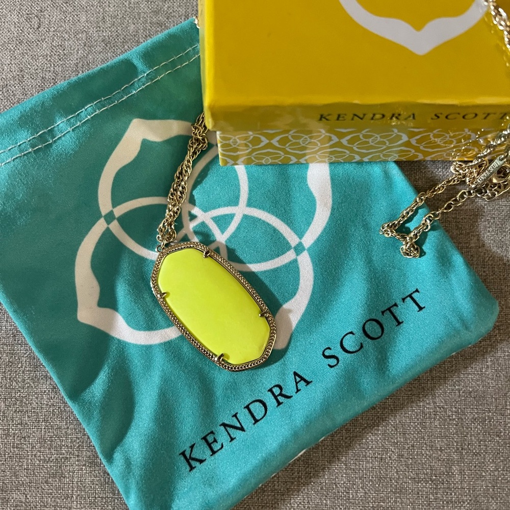 **RARE** Neon Yellow Kendra Scott Rae necklace